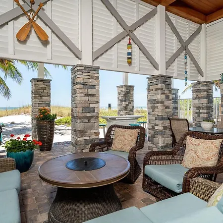 -Island Girl- Immaculate Gulf Front Duplex Home